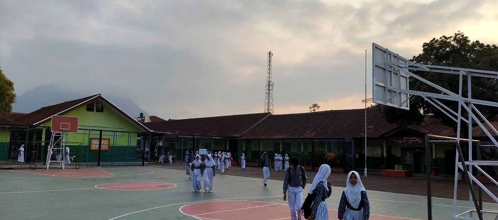Beranda LAPANGAN 1 PROFESIONAL